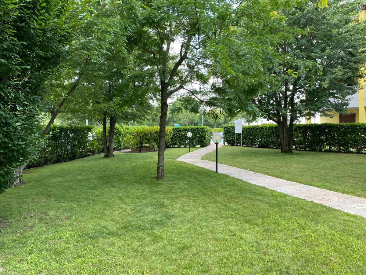 La Lanterna - Appartamenti In Residence Con Piscina Desenzano del Garda Esterno foto